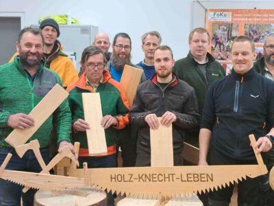 Praxiskurs „Holzschindel kliabn“ am WALDCAMPUS Traunkirchen